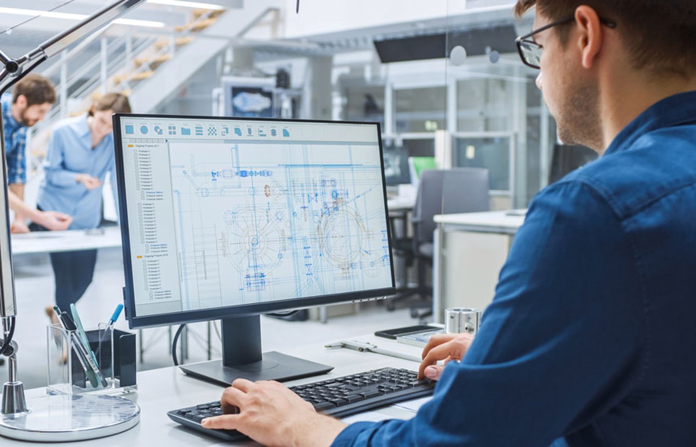 Konstruktionsarbeitsplatz mit CAD